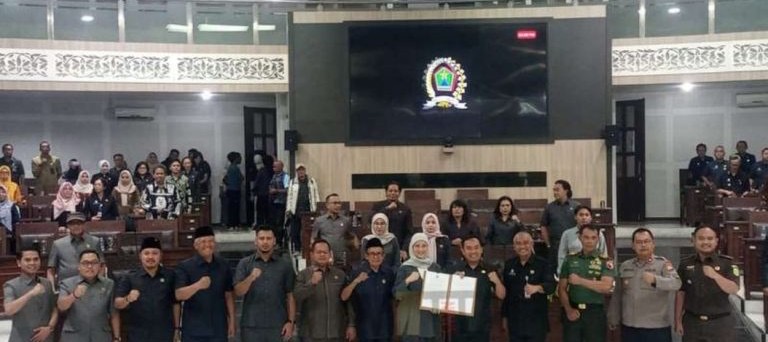 Rancangan Peraturan Daerah (Ranperda) Tentang Rencana Pembangunan Jangka Menengah Daerah (RPJMD) Tahun 2025-2029 telah disetujui DPRD Kota Malang, berlangsung di Gedung Sidang Paripurna, Kamis (10/7/2025).