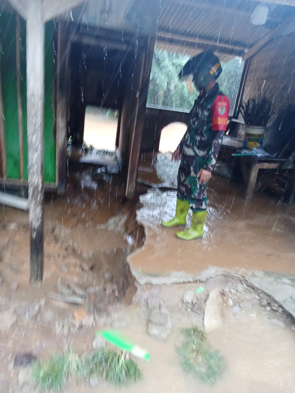 Banjir Rendam Puluhuan Rumah dan Kios Pedagang di pasar sumur, Selasa12 Januar 2026 jam 9, pagi WIB