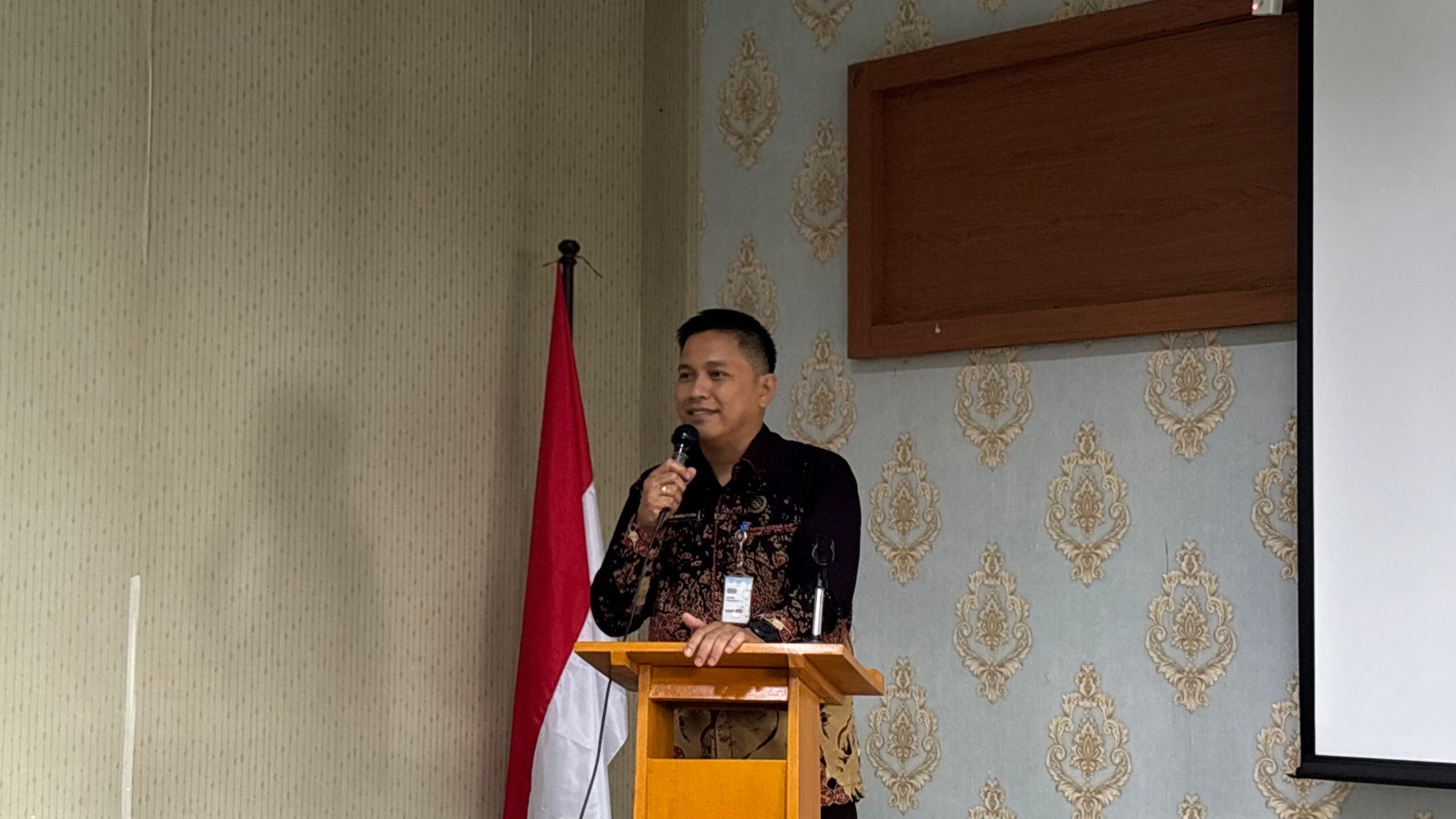 Menuju Indonesia Emas 2045 BKKBN Banten Berbagi Bersama Anak Yatim Keluarga Resiko Keluarga Stunting Perkuat ketahanan Keluarga.