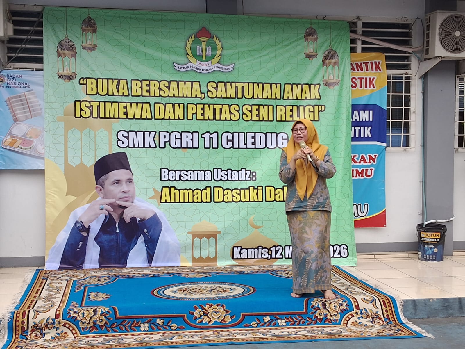 Santuni 30 Anak Istimewa, SMK PGRI 11 Ciledug Gelar Buka Puasa Bersama
